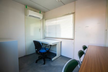 2坪単棟 事務所-2
